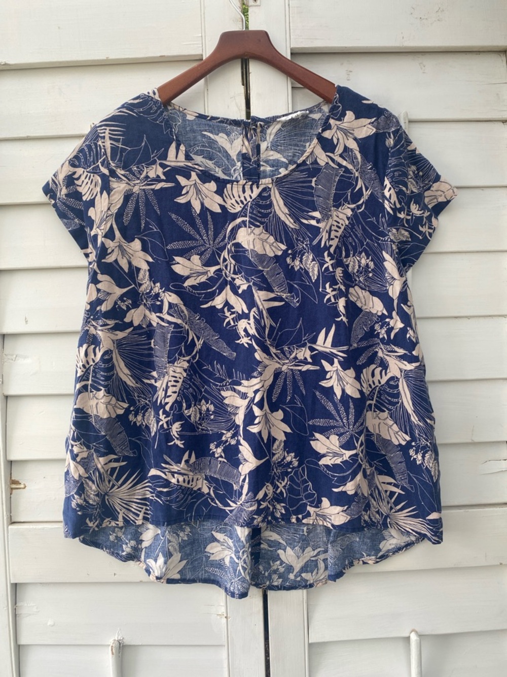 Panama Jack Linen Blend Navy Floral Short Sleeve Blouse